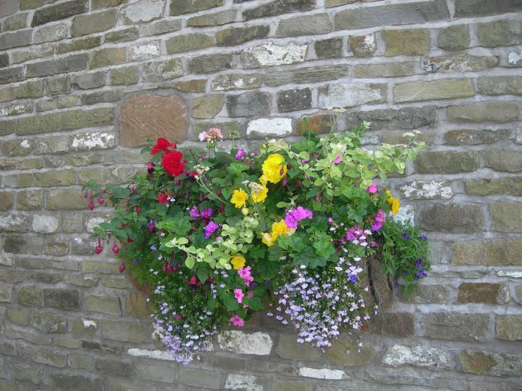 Common Barn Farm B & B Macclesfield Exterior photo